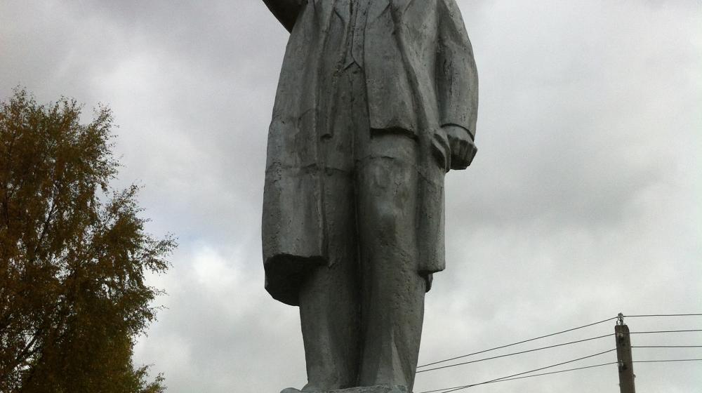 В Костромской области отремонтировали памятник Ленину