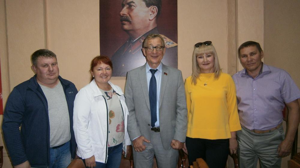 Предприниматели поблагодарили депутата В.Г. Позднякова за помощь в отмене повышения тарифов на тепло