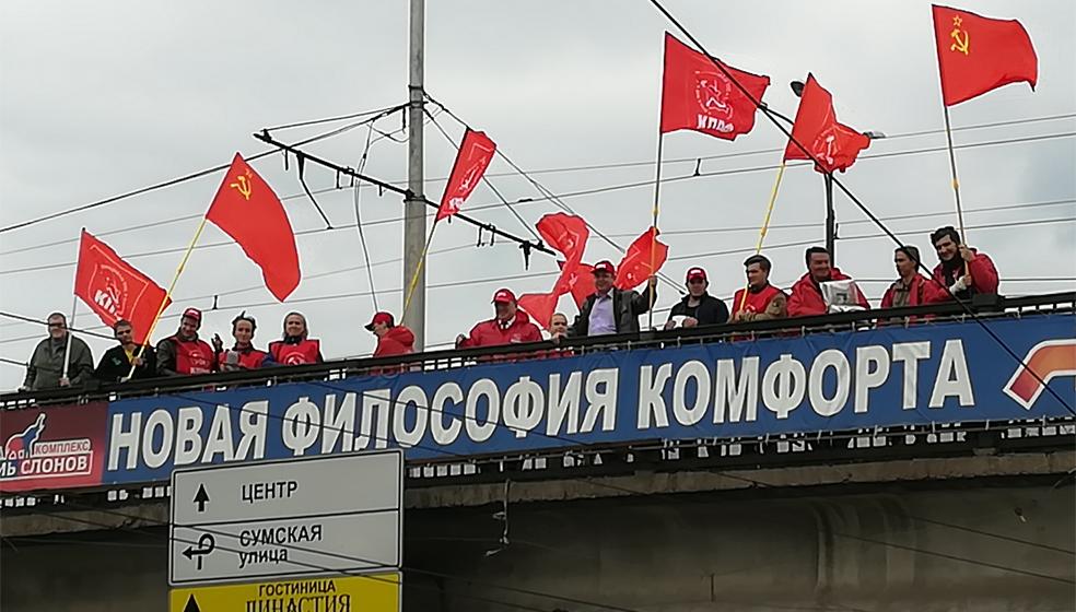 Курск. Н.Н. Иванов возглавил автопробег «Красные в городе»