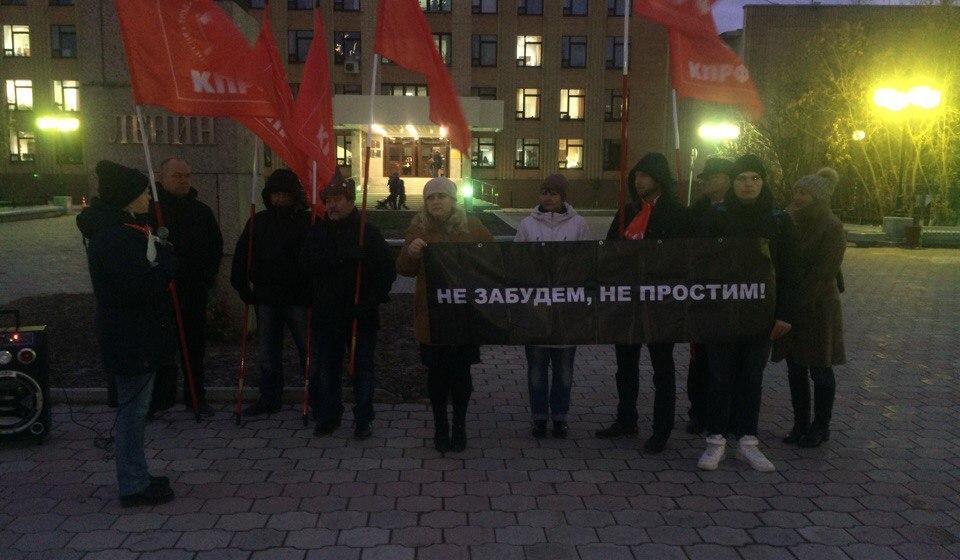 На Ямале прошли акции в память трагических событий 3-4 октября 1993 года