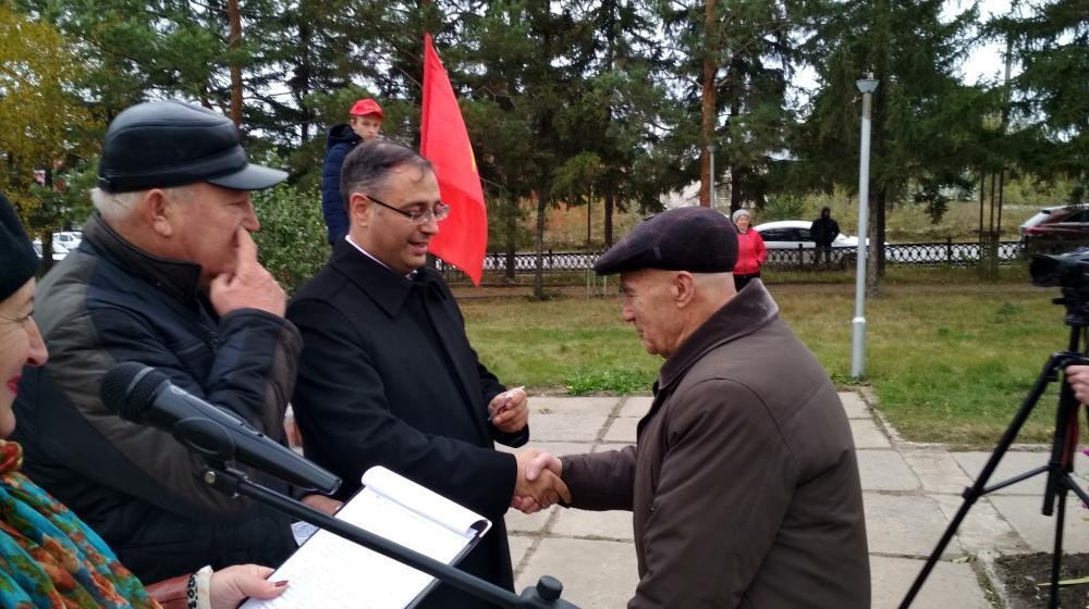 В преддверии юбилея Октября в Оренбуржье восстановлен памятник Ленину