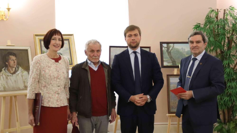 Леонид Зюганов открыл в Мосгордуме выставку работ известных московских художников
