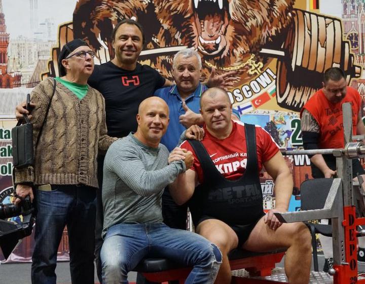 Атлет спортклуба КПРФ стал чемпионам мира в силовом жиме! Победа посвящена 100-летию Октябрьской Революции