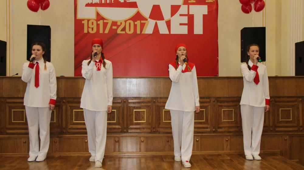 Состоялось торжественное Собрание челябинских коммунистов в честь 100-летия Великой Октябрьской социалистической революции