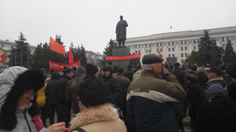 К.К. Тайсаев: «Даже в условиях военного положения сотни луганчан вышли на митинг в честь 100-летия Великого Октября»