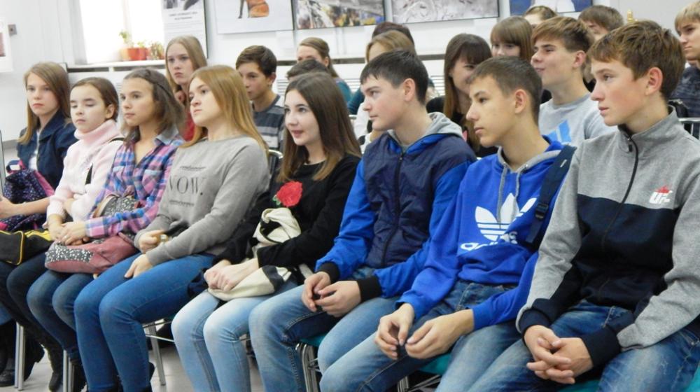 Дети – наше будущее. Первый секретарь Курганского обкома КПРФ В.А.Кислицын встретился со школьниками