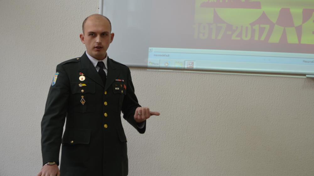 Севастопольские Комсомольцы рассказали студентам Медицинского колледжа об Октябрьской революции