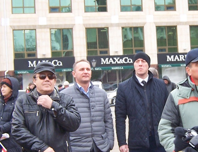 «Обновлённый социализм победит в России!». В центре Казани коммунисты и сторонники КПРФ праздничным митингом встретили 100-летие Великого Октября