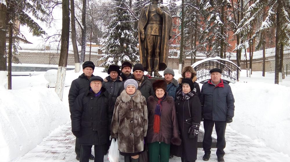 Кировские коммунисты отметили 138-ю годовщину со Дня рождения Сталина