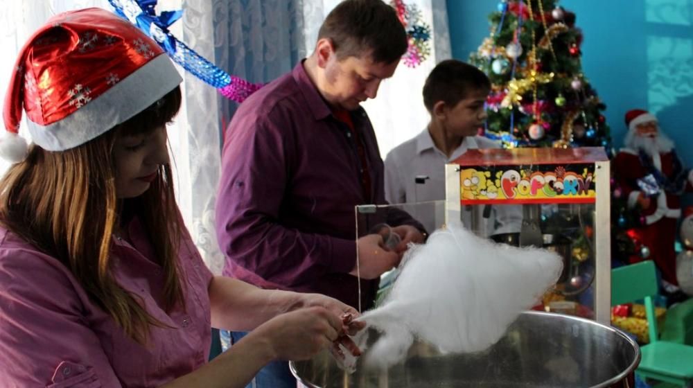 Орловские комсомольцы начали благотворительный новогодний марафон