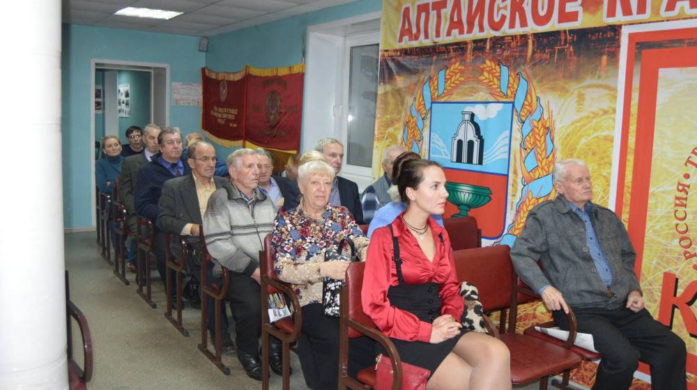 Барнаульские коммунисты провели читательскую конференцию
