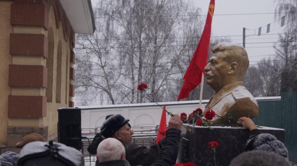 В день рождения Сталина пензенцы возложили цветы к его памятнику