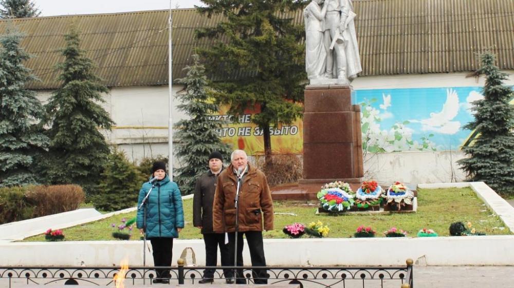 Тульская область. Коммунисты города Ефремова празднуют годовщину освобождения города от фашистских захватчиков