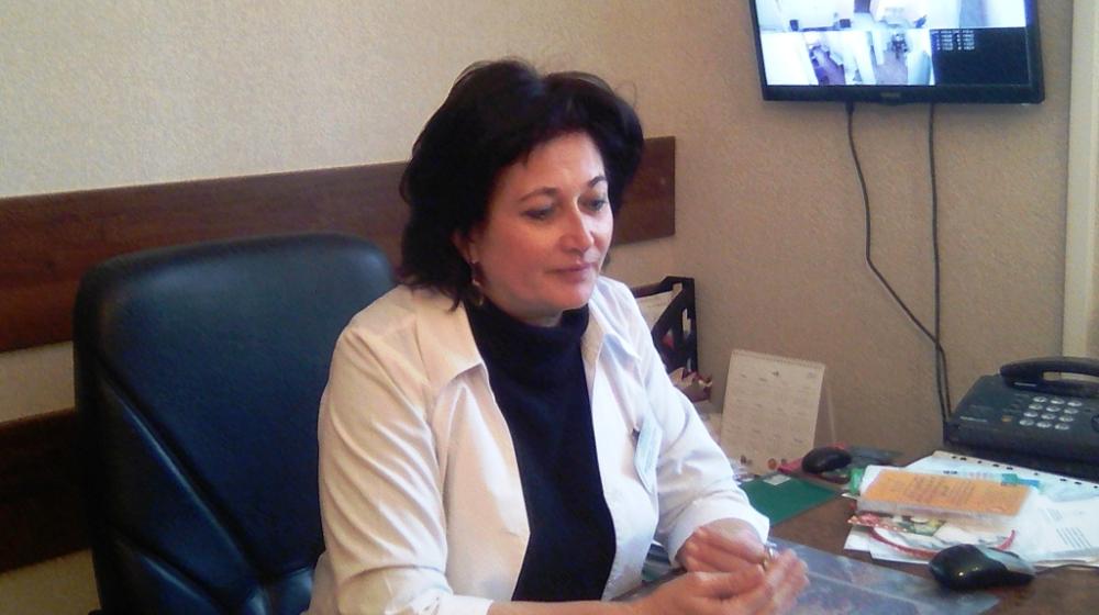 Первый секретарь Саратовского обкома КПРФ Ольга Алимова отправилась с подарками в Заводской район