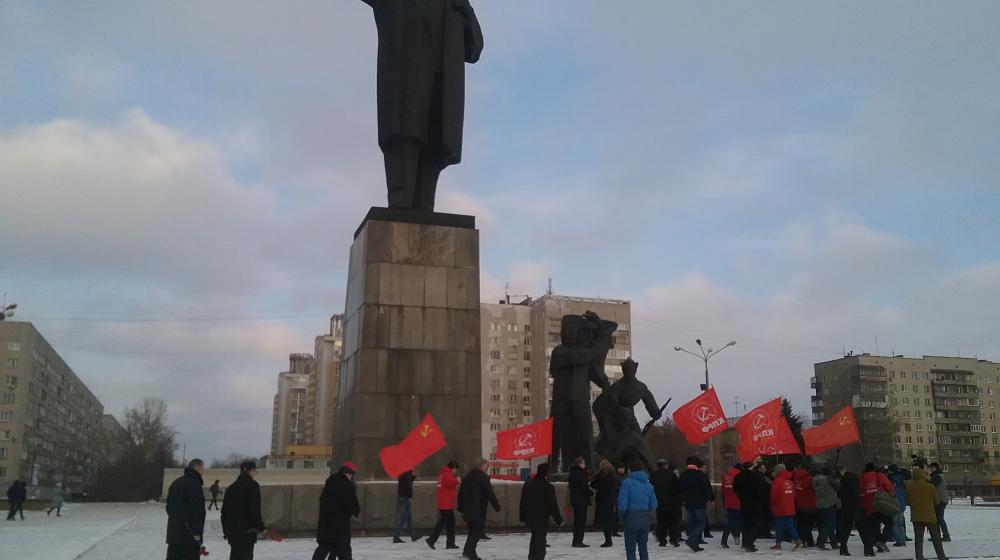 П.Н. Грудинин возложил цветы к памятникам Минину и Пожарскому и Ленину в Нижнем Новгороде