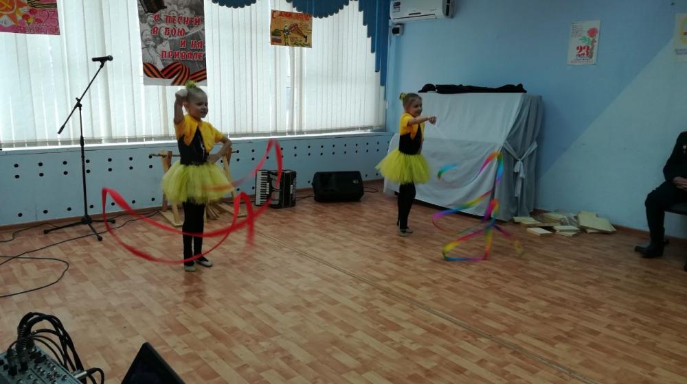 Пионеры из Подольска провели встречу с ветеранами Великой Отечественной войны