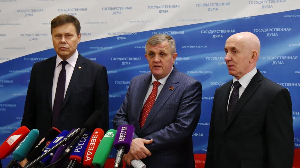 «Выборы, прокурорский надзор за банками, конфискация и дачная амнистия». Н.В. Коломейцев, Ю.П. Синельщиков и Н.В. Арефьев выступили перед журналистами в Госдуме
