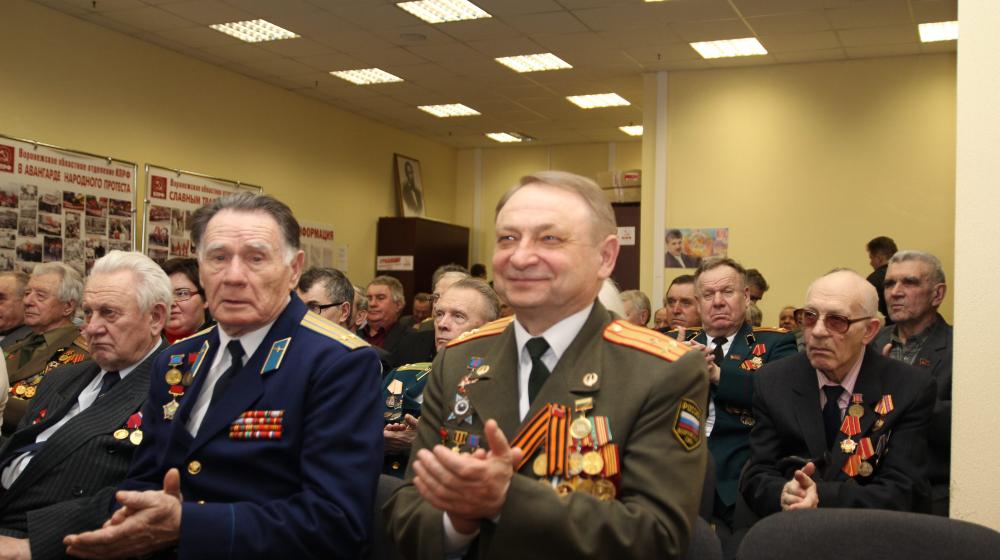 В честь 100-летия Красной Армии в Воронеже КПРФ провела торжественное собрание