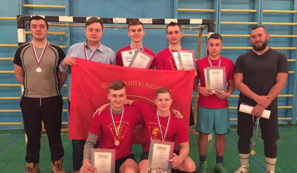В Орловской области при участии комсомольцев прошли соревнования по мини-футболу среди коллективов Сверловского района