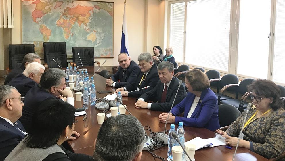 Д.Г. Новиков провел встречу с международными наблюдателями