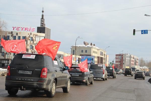 В Великом Новгороде прошёл автопробег «За честные и справедливые выборы!»