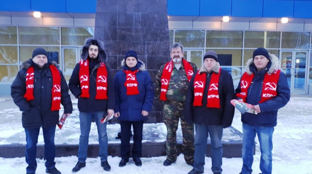 Коммунисты Саратовской области проводят активную агитацию за Павла Грудинина