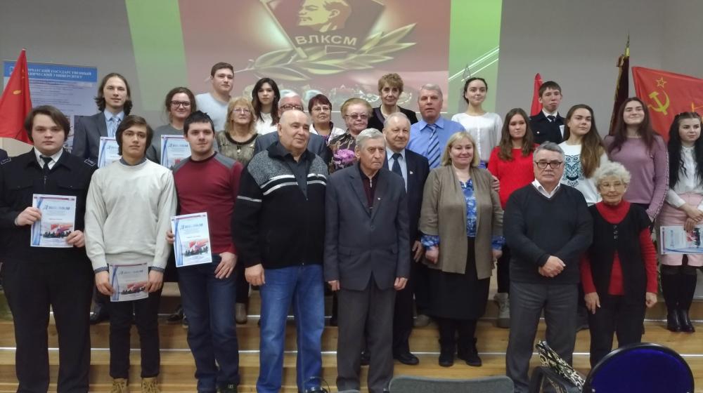 Лидер камчатских коммунистов С.А. Ванюшкин поздравил ветеранов комсомола