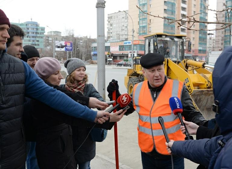 Анатолий Локоть принял участие в общегородском субботнике