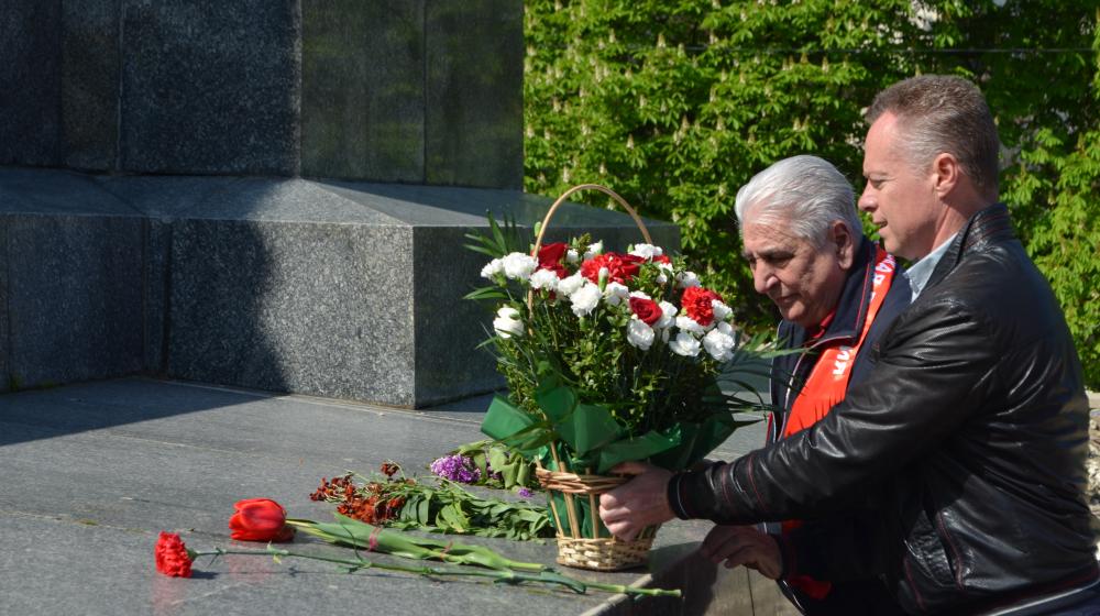 Севастопольские коммунисты почтили память Владимира Ильича Ленина