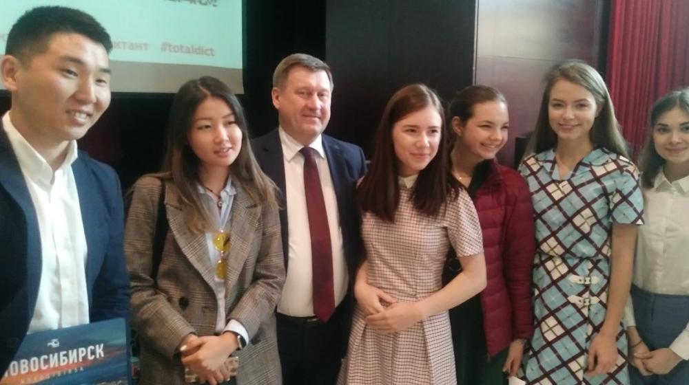 Мэр-коммунист Анатолий Локоть борется за проведение Международной олимпиады по программированию в Новосибирске