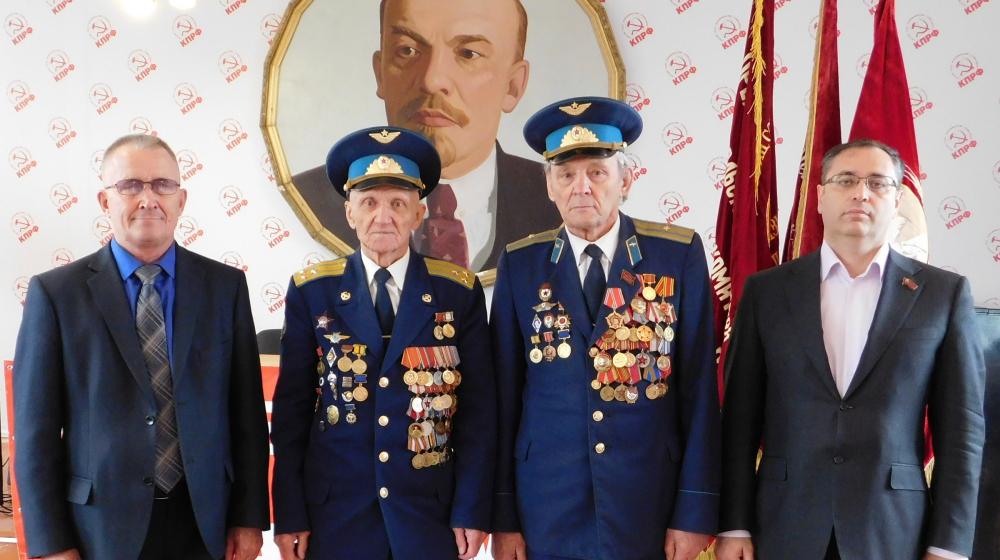 День космонавтики отметил коммунисты Оренбурга