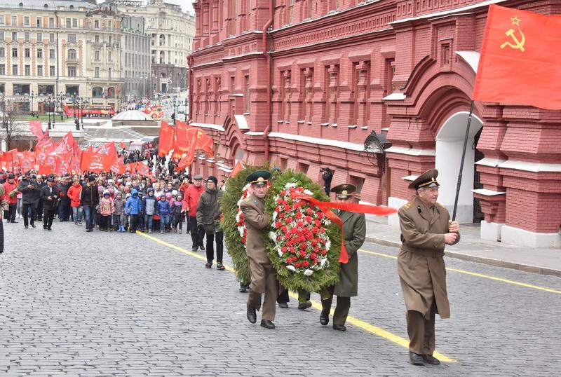 Возложение цветов к Мавзолею В.И. Ленина на Красной площади