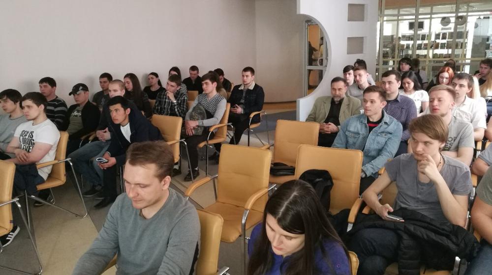 Парламентский урок для студентов Самарского филиала МГПУ провел Первый секретарь обкома КПРФ Алексей Лескин