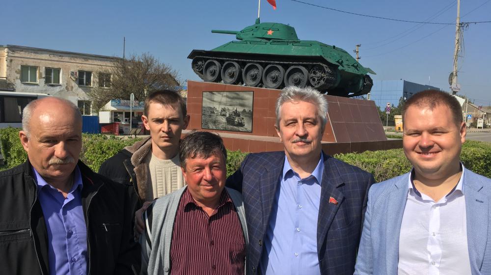 Краснодарский край. В Тамани по инициативе местных коммунистов восстановлен памятник В.И. Ленину
