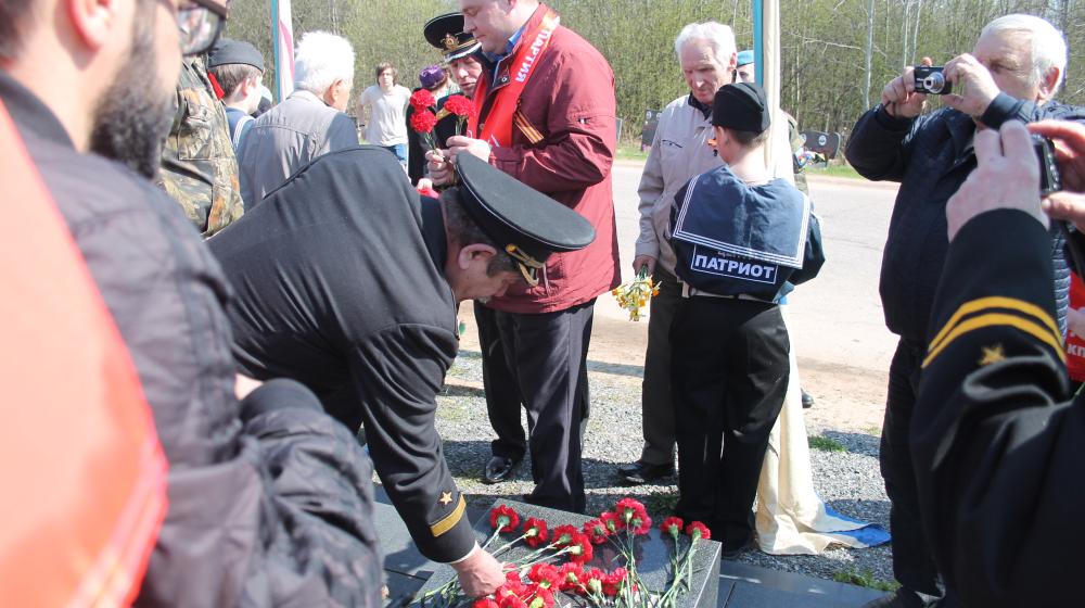 Псковские коммунисты почтили память Почётного гражданина Пскова Михаила Минина, водрузившего Знамя Победы над Рейхстагом