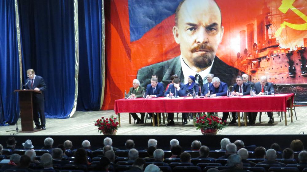 В Нальчике Конференция КБРО КПРФ началась у памятника В.И. Ленину