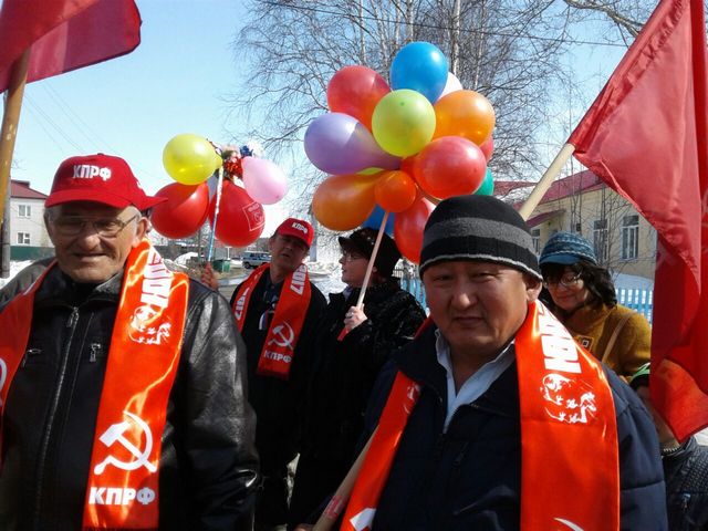 Магаданская область. Первомай в поселке Стекольный