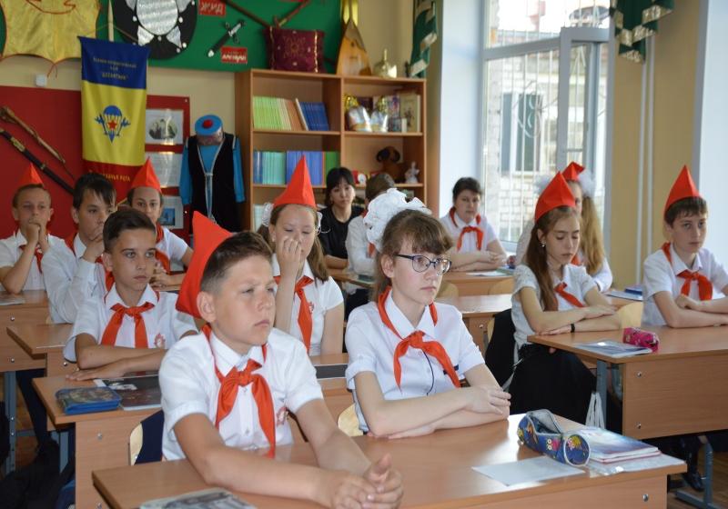 В Калмыкии широко отметили День пионерии
