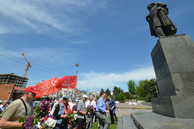 Ростовские коммунисты поклонились памяти Карла Маркса