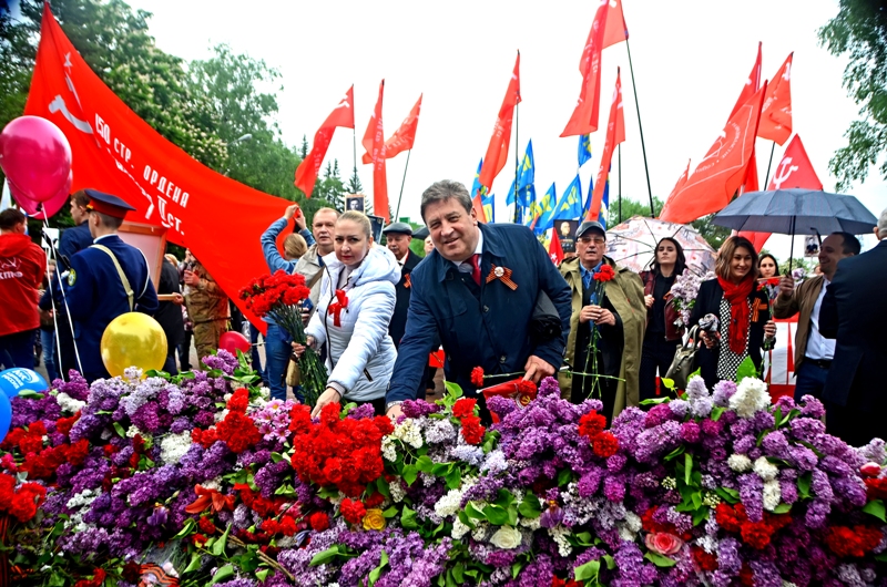 Ставропольские коммунисты провели шествия и митинги с портретами Сталина в День Великой Победы