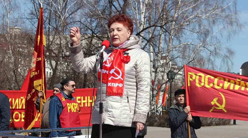 Красный первомай в Тюмени собрал под свои знамёна более 1000 человек