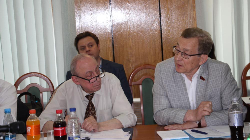 Владимир Поздняков выступил с заявлением забайкальских профсоюзов на заседании межфракционной группы «Солидарность»