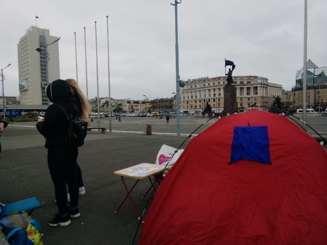 А.В. Корниенко поддержал протест сирот в Приморье