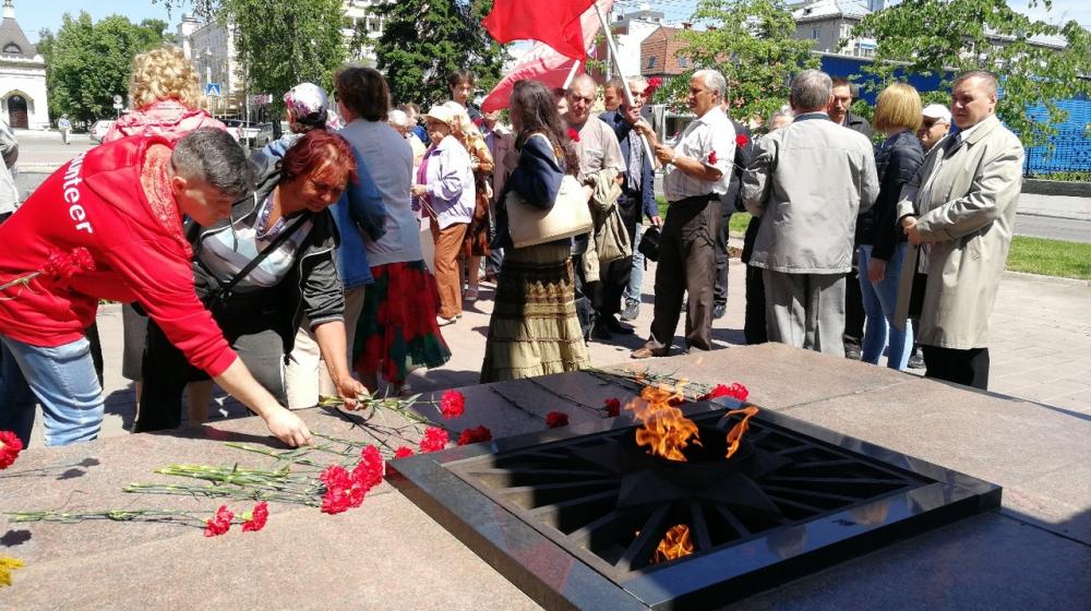 В Барнауле прошла памятная акция в честь защитников красного Барнаула 1918 года