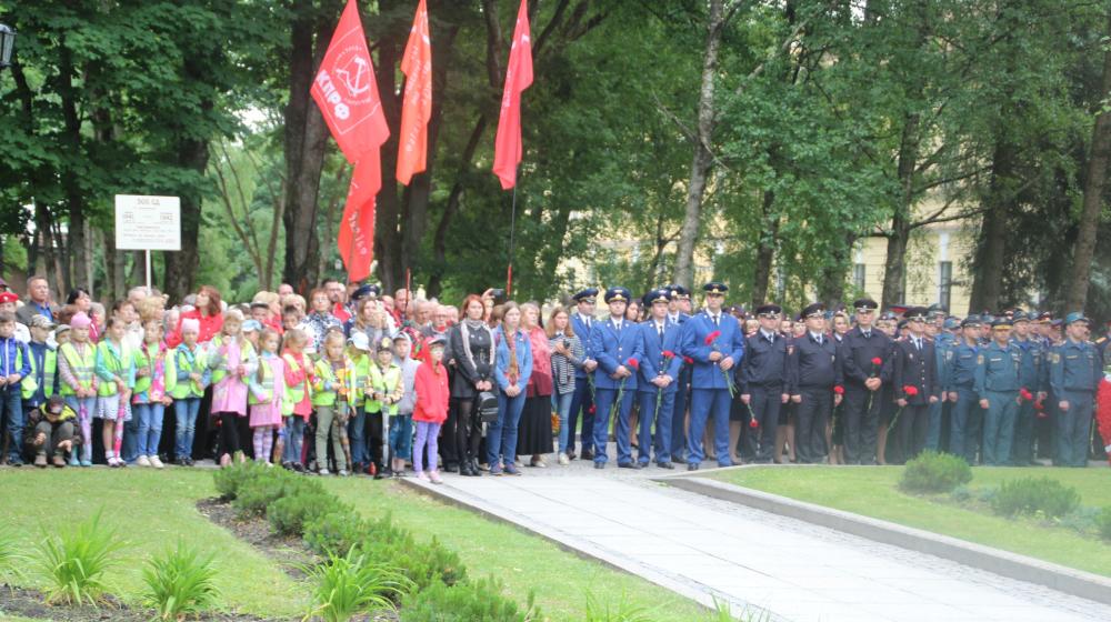 Новгородские коммунисты приняли участие в митинге, посвящённом 77-й годовщине со дня начала Великой Отечественной войны