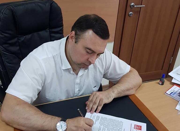 Первый секретарь Крымского рескома КПРФ Сергей Богатыренко призвал депутатов не поддерживать законопроекты, связанные с изменениями в пенсионной системе