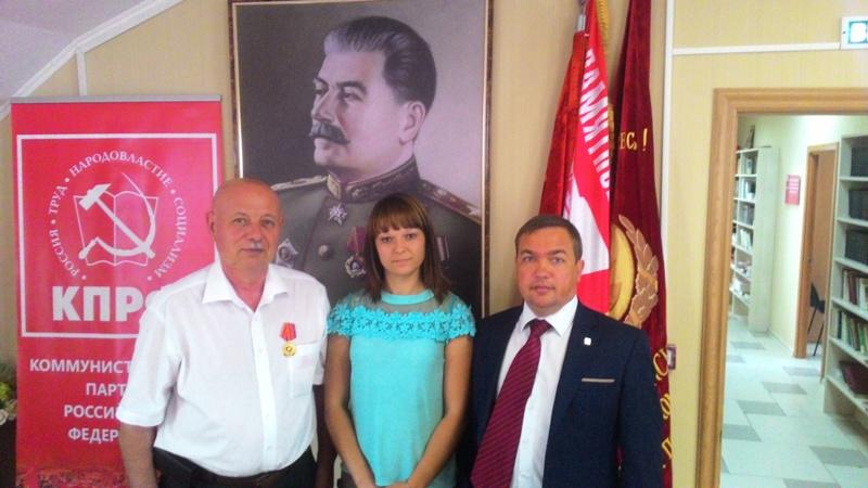 Лидер Ставропольских коммунистов Виктор Гончаров: Важно включить комсомольцев в различные формы политической жизни!