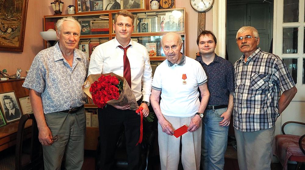 Старейшему коммунисту Свердловской области 105 лет!