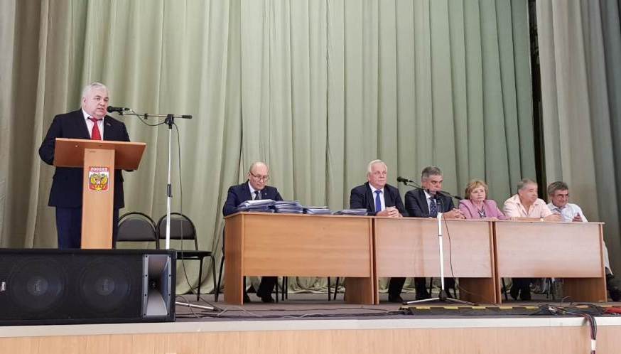 Казбек Тайсаев поздравил выпускников МАДИ с окончанием института и вручил им дипломы