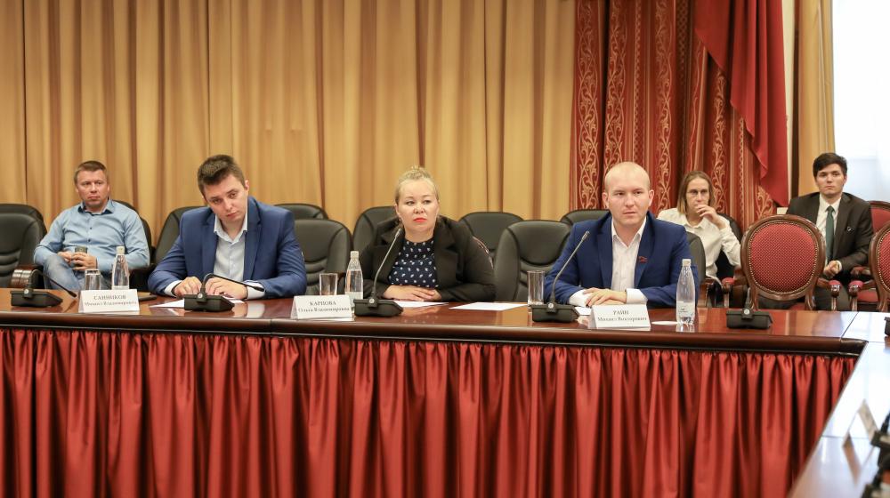 Документы о выдвижении Татьяны Федоровой на пост губернатора Ненецкого АО переданы главе Поморья